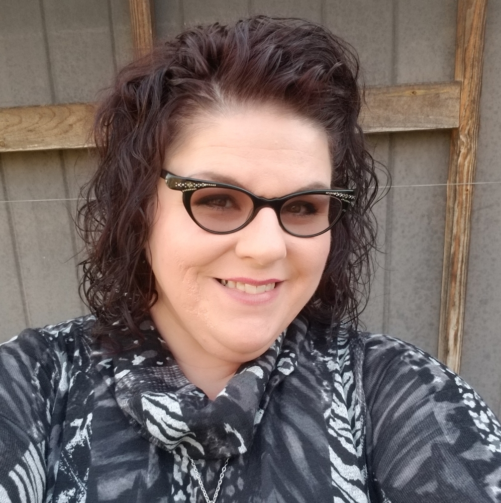 Meet your Posher, Crystal